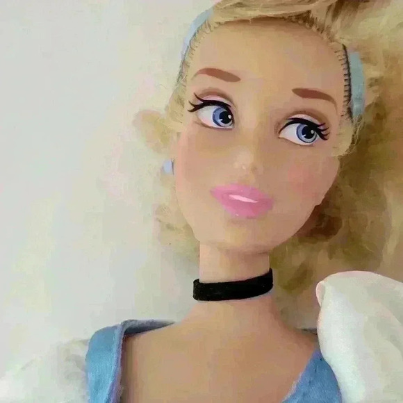 Disney Princess Cinderella Designer Doll store Limited Edition London - Picture 11 of 17